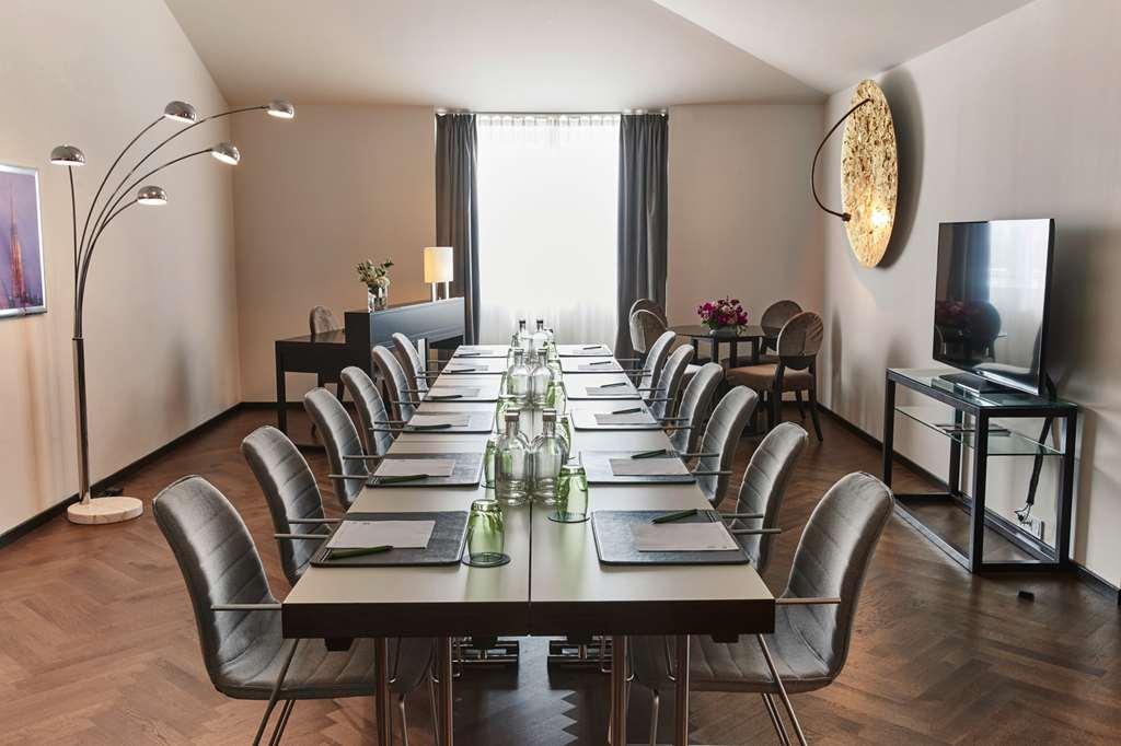 Hotel Steigenberger Herrenhof 5*